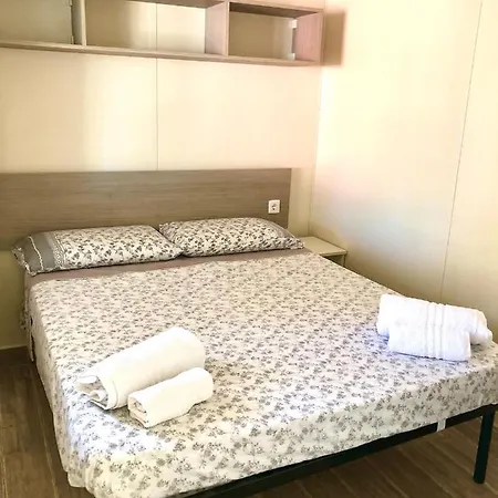 Village Garden Kamp alanı *