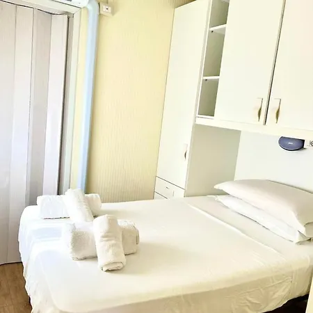 Village Garden Kamp alanı